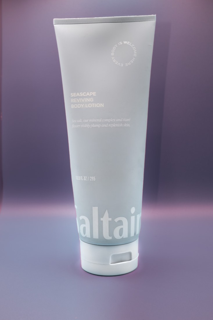 Product photography — frame 04